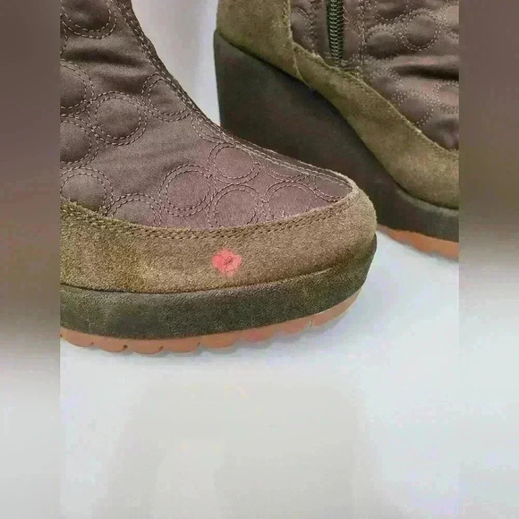 NAUGHTY MONKEY wedge tall lace up boots green/ brown. Size 6.5 - Picture 2 of 14